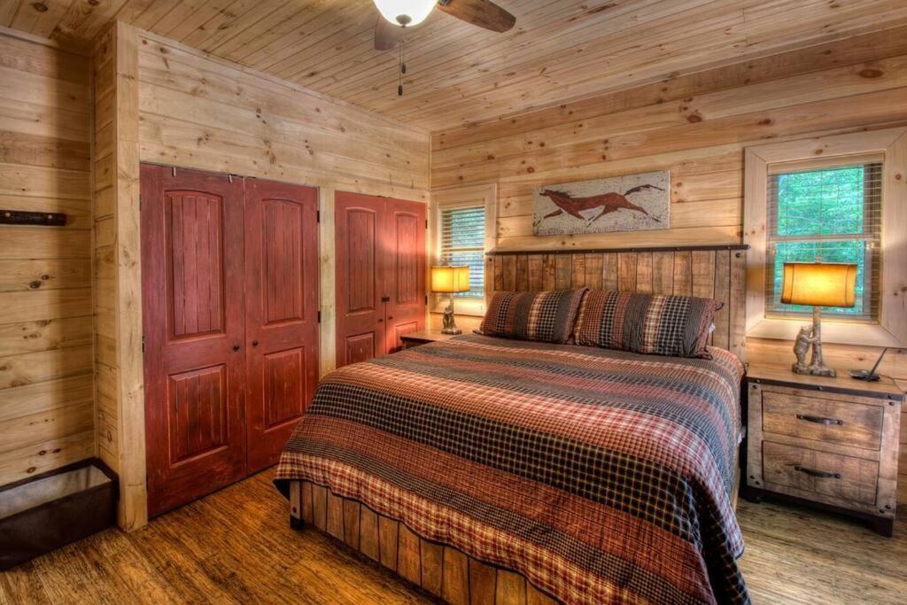 Вилла Honeymoon Getaway In Woods Near Noc And Smoky Mtn Rr Брайсон-Сити Экстерьер фото