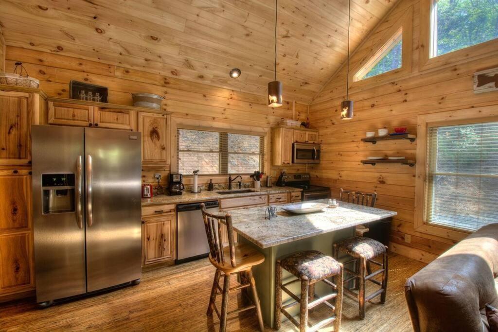 Вилла Honeymoon Getaway In Woods Near Noc And Smoky Mtn Rr Брайсон-Сити Экстерьер фото