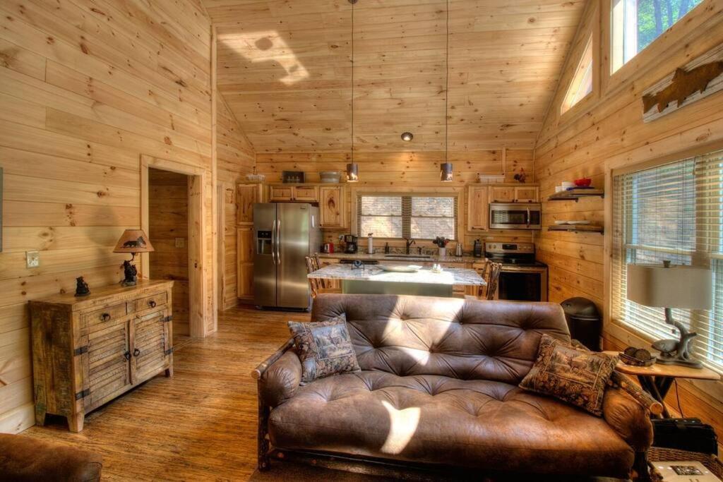 Вилла Honeymoon Getaway In Woods Near Noc And Smoky Mtn Rr Брайсон-Сити Экстерьер фото