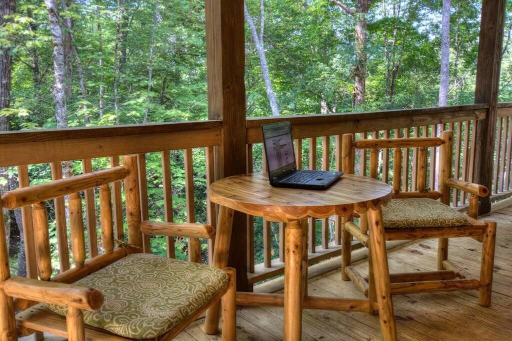 Вилла Honeymoon Getaway In Woods Near Noc And Smoky Mtn Rr Брайсон-Сити Экстерьер фото