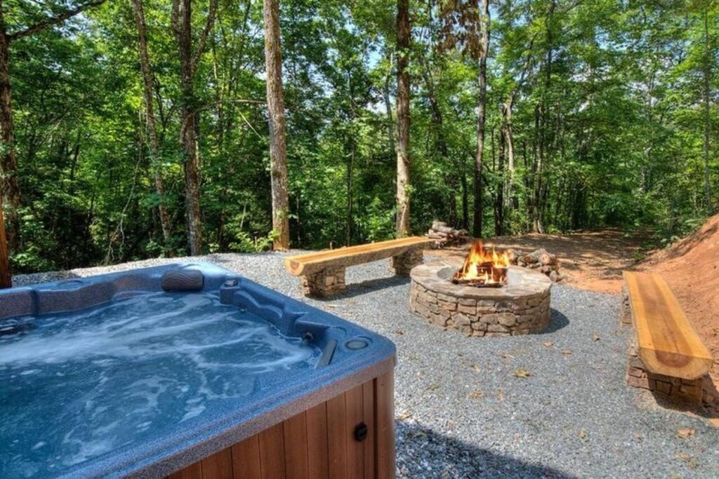 Вилла Honeymoon Getaway In Woods Near Noc And Smoky Mtn Rr Брайсон-Сити Экстерьер фото